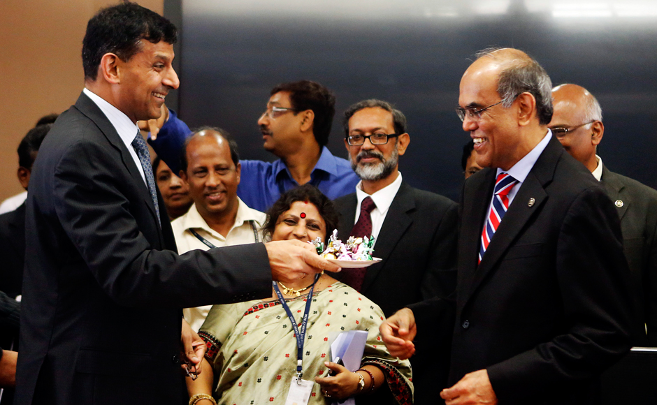 Essays banking rajan 08 image