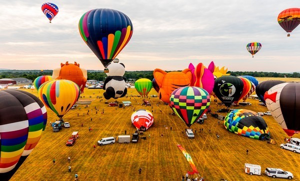 Up, up and away: Balloon festival turns American skies into a rainbow
